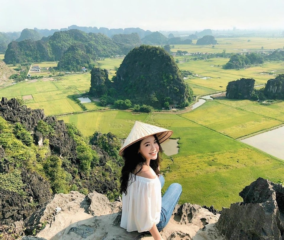 Điểm chơi 2/9: thiết kế thân thiện gia đình — hướng dẫn cho nhà đầu tư 1 Khu vui chơi gia đình dịp lễ với phân vùng rõ ràng và ghế phụ huynh