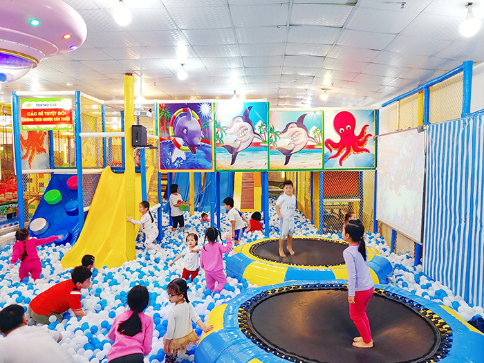 Hợp tác trường học và cộng đồng: thiết kế chương trình khai giảng 1 Khu vui chơi tổ chức sự kiện hợp tác với trường học