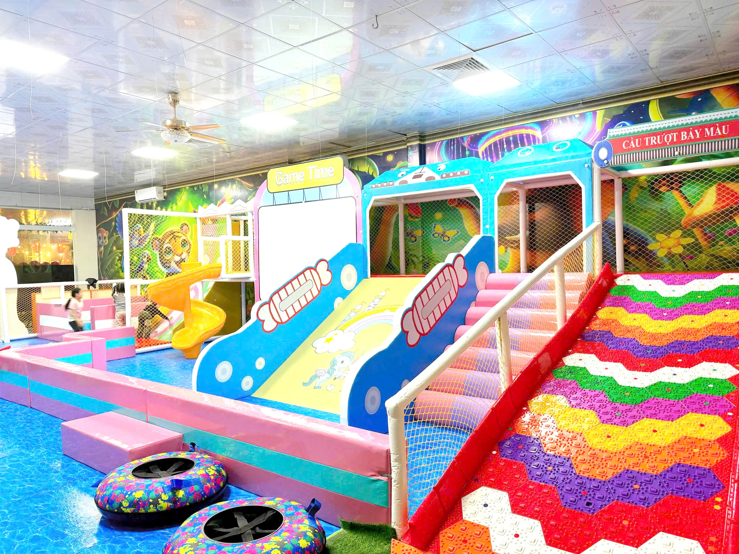 Khu vui chơi Sun World Hạ Long và bãi biển Bãi Cháy